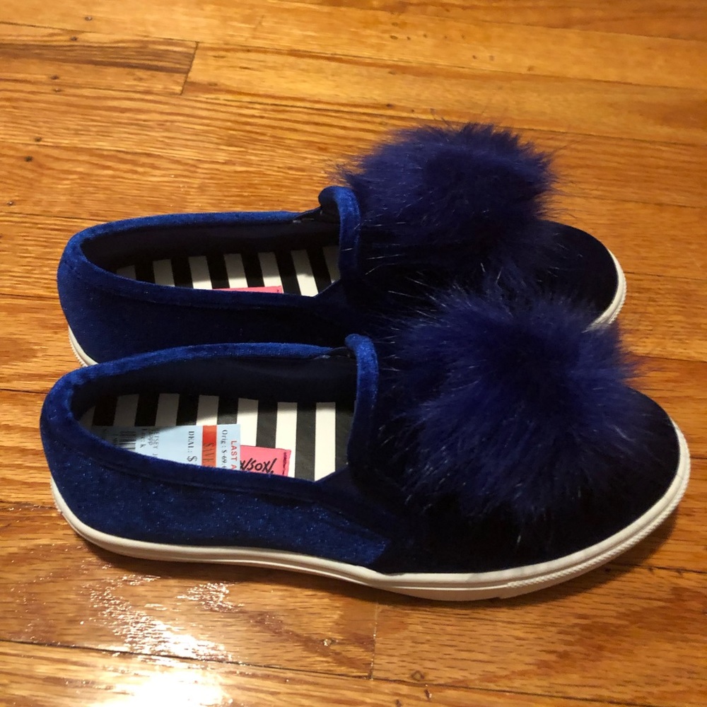 Brand New Betsy Johnson eclectic Blue sneakers